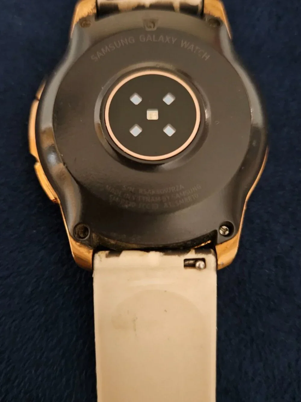 Samsung Galaxy SM-R810 42MM Bluetooth / WIFI + 4G LTE Smartwatch {#811-9}